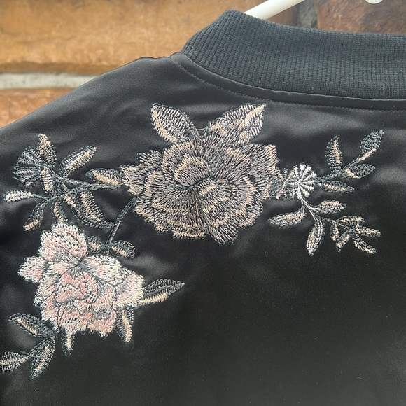 Cute vs jacket - Picture 9 of 14